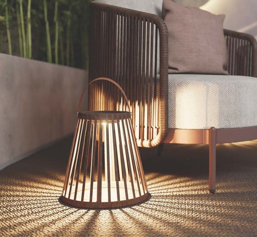 Full Tin Rattan Painted Frog Chair With Solar Lights